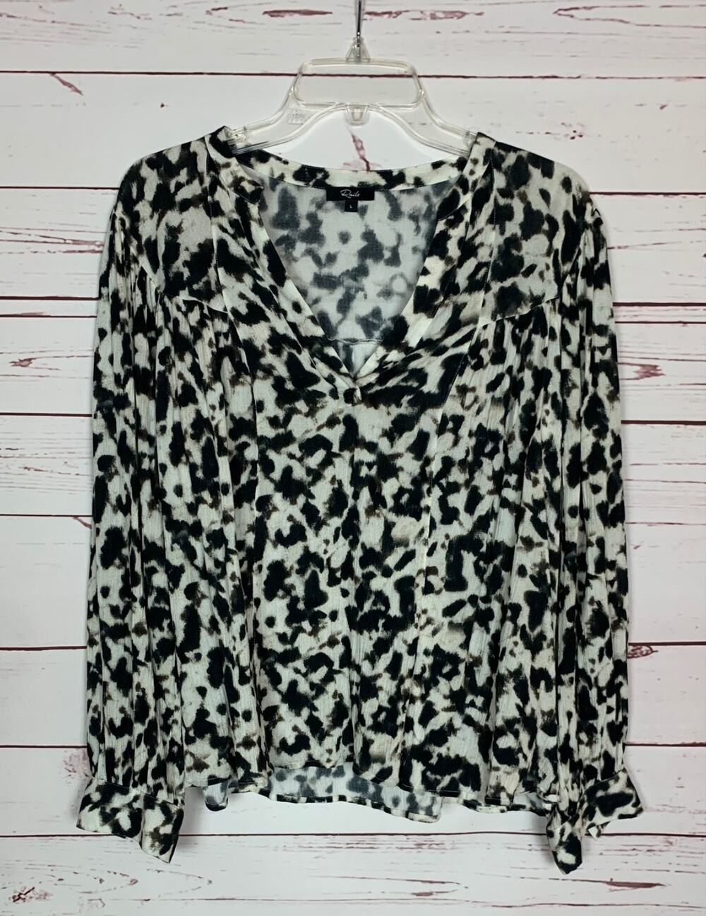 Rails Women's L Large Black Animal Print Rayon Long Sleeve Cute Fall Top Blouse